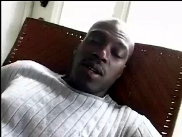 negr-trahnul-bolshim-chlenom-vse-izvestnie-porno-akteri